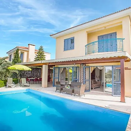 Sleeps 7 With Pool Air Con And Wifi *