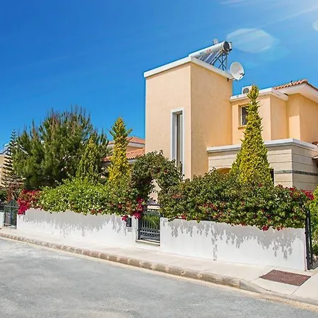 Sleeps 7 With Pool Air Con And Wifi Villa Lachi